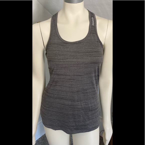 Woman’s Reebok light weight work out tank - Picture 1 of 8